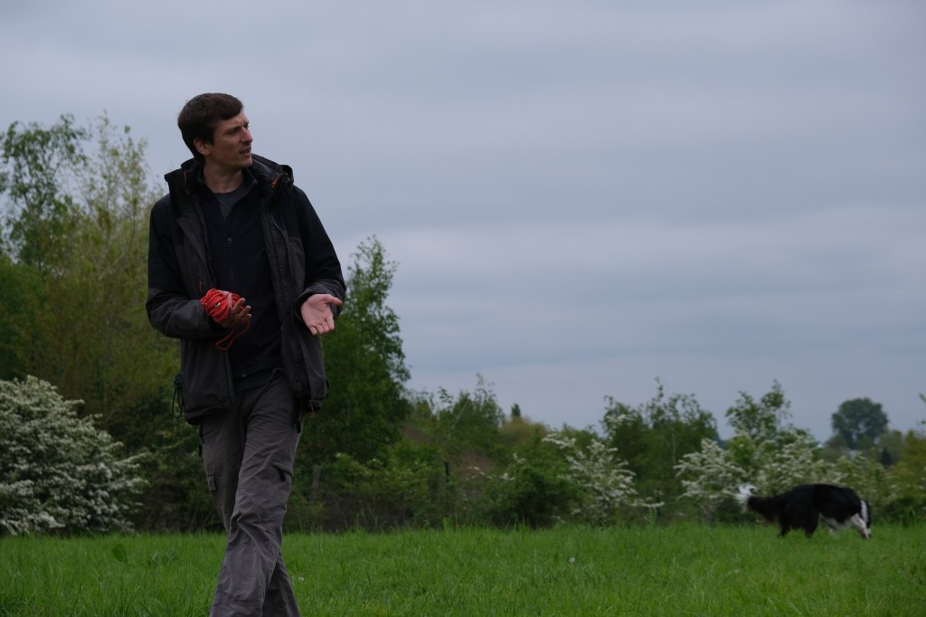 PIerre Wemaere Educateur canin Comportementaliste explication des comportements canin en extérieur à Wattrelos